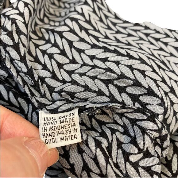 NAT by Natalie Martin claudette printed plunging v-neck jumpsuit m medium. - Picture 9 of 11